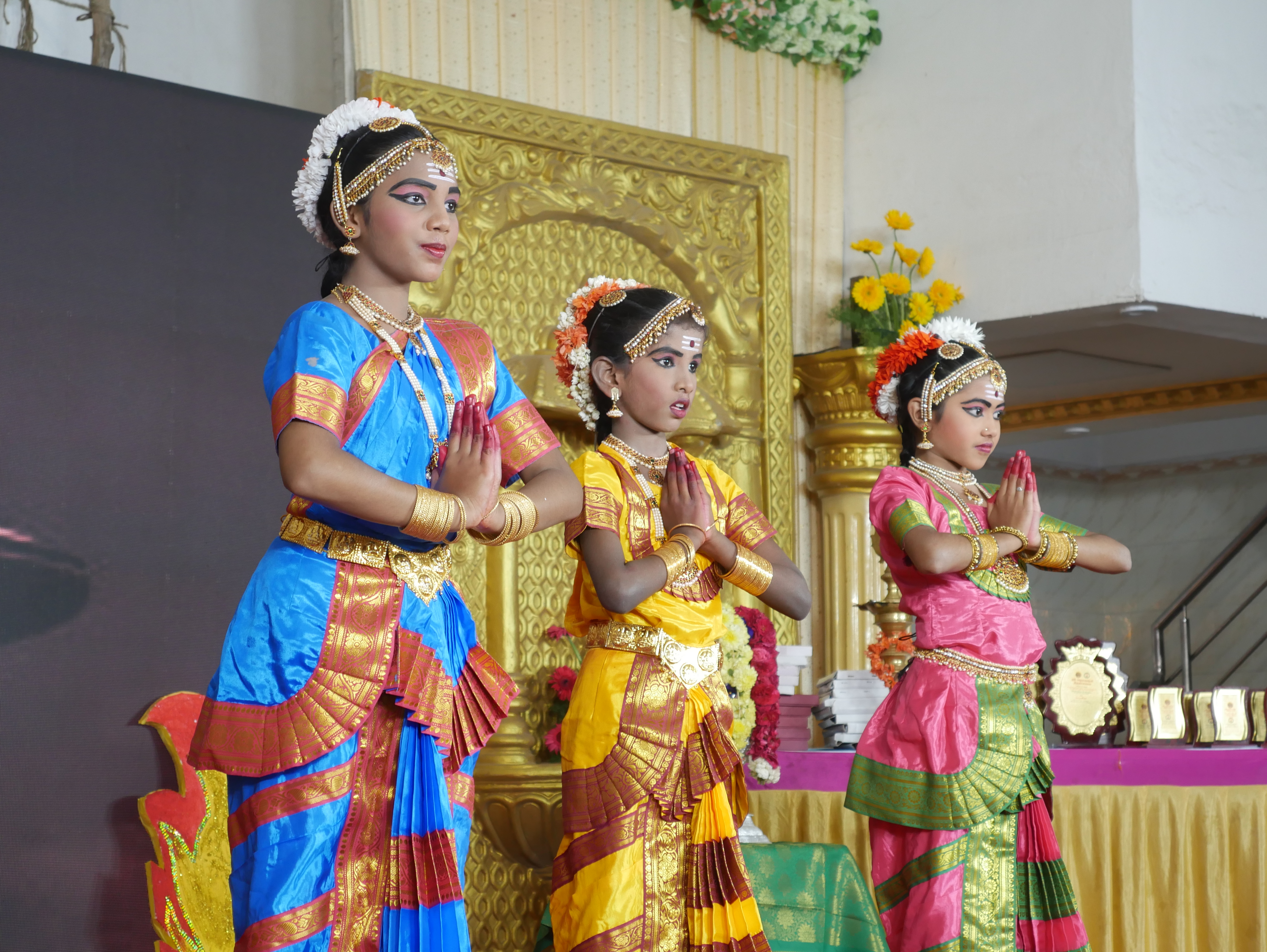 Bharatanatyam performance for 3 consecutive hours about  63 Nayanars through music and dance
