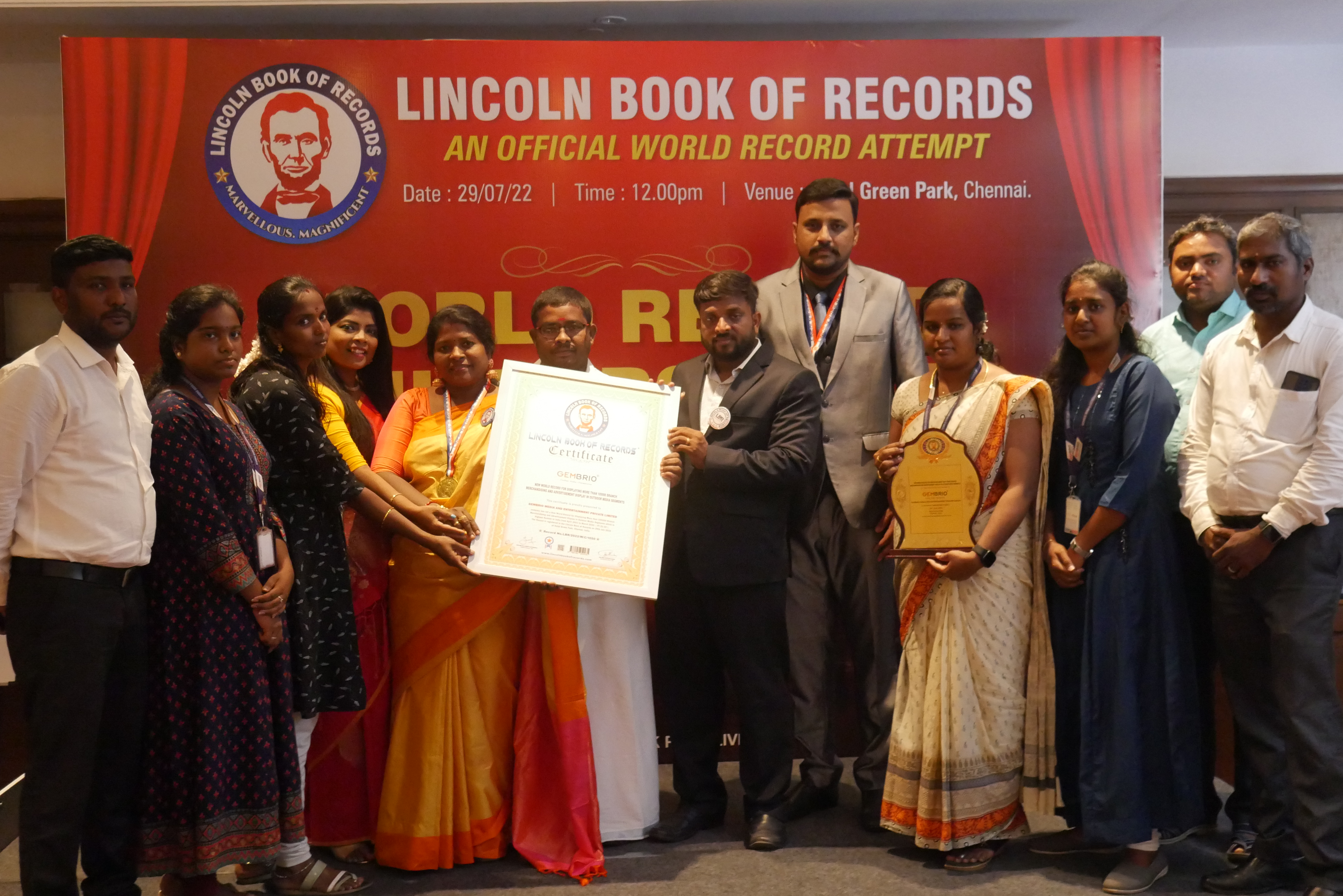 New World Record for Displaying More than 105000 Branch  Merchandising and Advertisement Display in Outdoor Media Segments